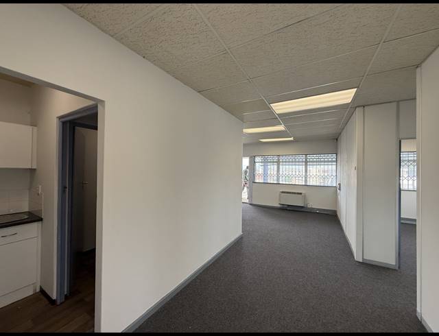 87M² OFFICE TO LET IN WYNBERG